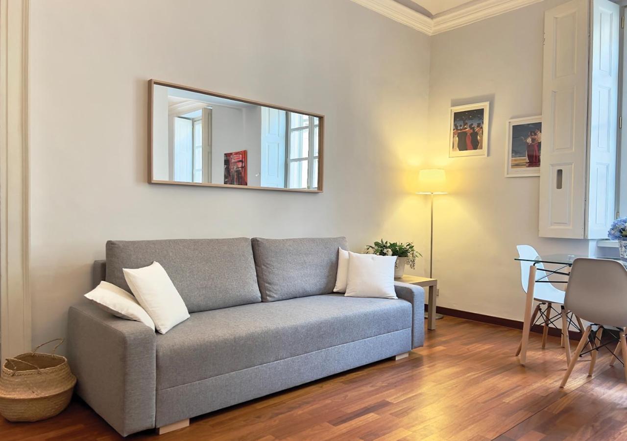 Comfort Zone-charming, Quiet, Historic Center Apartment